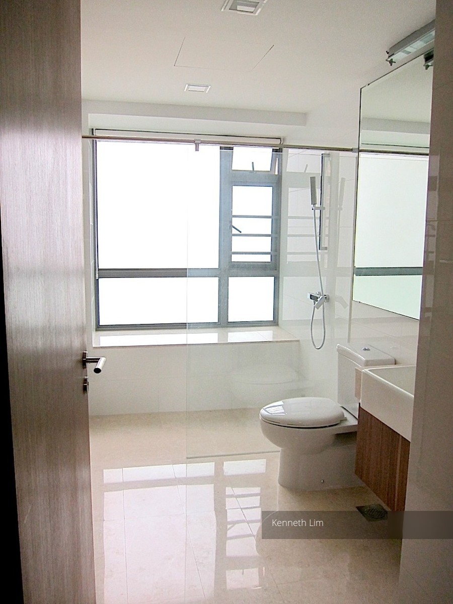 Waterfront Waves (D16), Condominium #107111302
